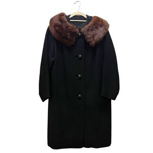 Vintage 50’s 60’s wool coat with fur collar